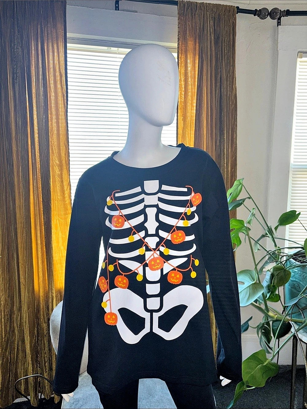 Skeleton Pumpkin Long Sleeve Top Size Small Like New